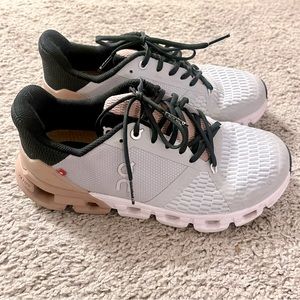 On Running Women’s Sneakers Size 5.5